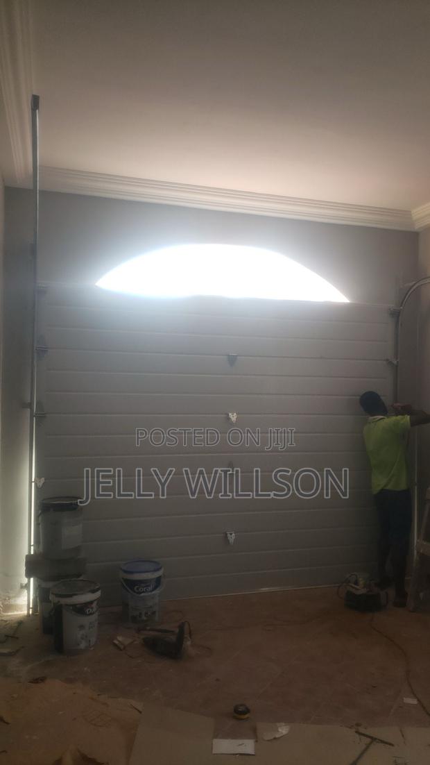 Nice 10 X 8 Garage Door photo 2