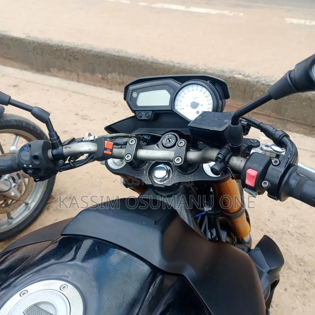 Yamaha 2018 Black photo 4