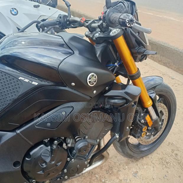 Yamaha 2018 Black photo 7
