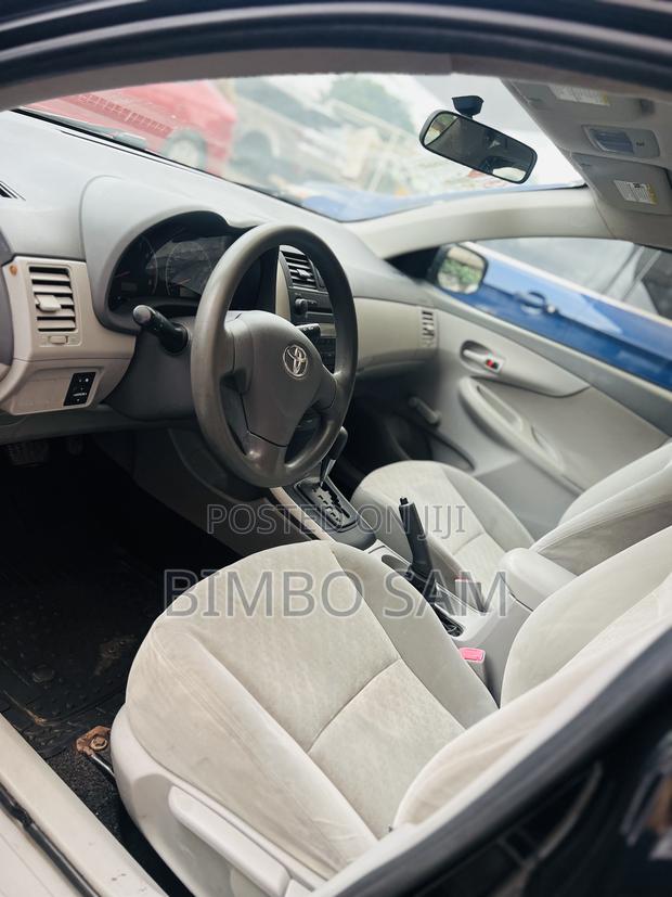 Toyota Corolla 2009 Black photo 4