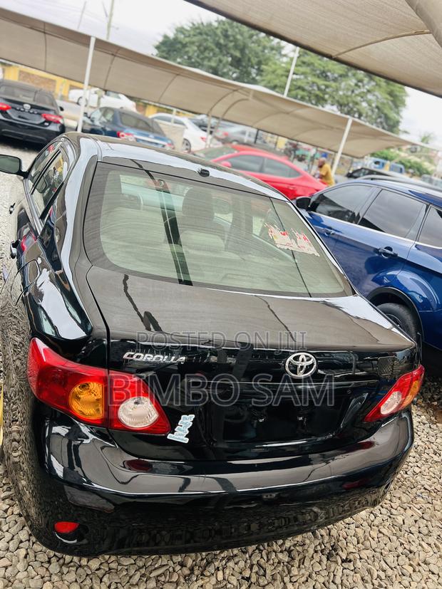 Toyota Corolla 2009 Black photo 3