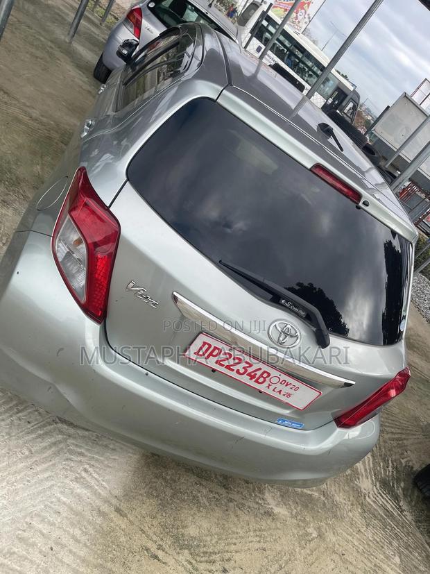 Toyota Vitz 1.3 AWD 5dr 2012 Gray