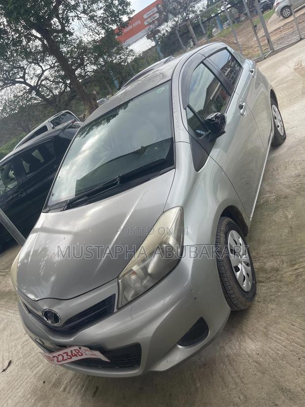 Toyota Vitz 1.3 AWD 5dr 2012 Gray
