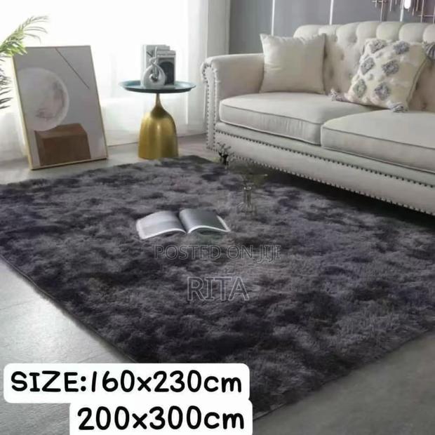 Fluffy Carpet · Photo 2