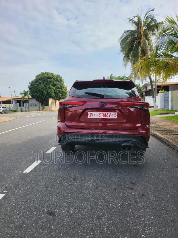 Toyota Highlander XSE 2021 Red
