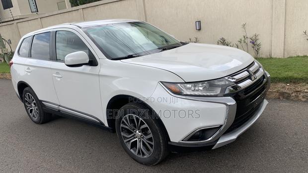 Mitsubishi Outlander SE AWC 2017 White