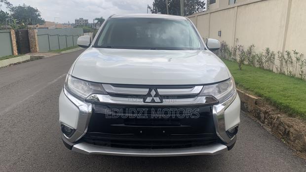 Mitsubishi Outlander SE AWC 2017 White