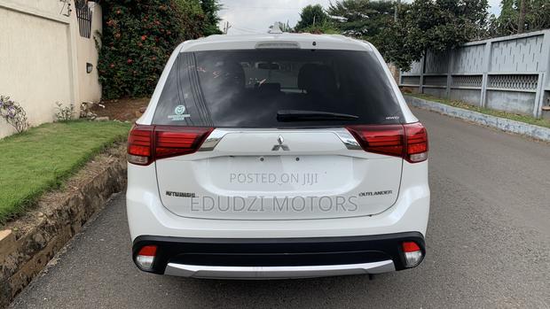 Mitsubishi Outlander SE AWC 2017 White