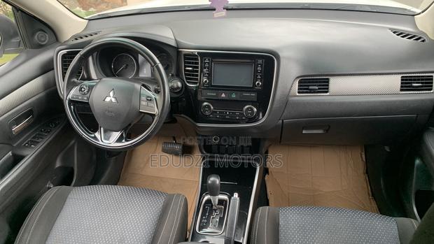 Mitsubishi Outlander SE AWC 2017 White