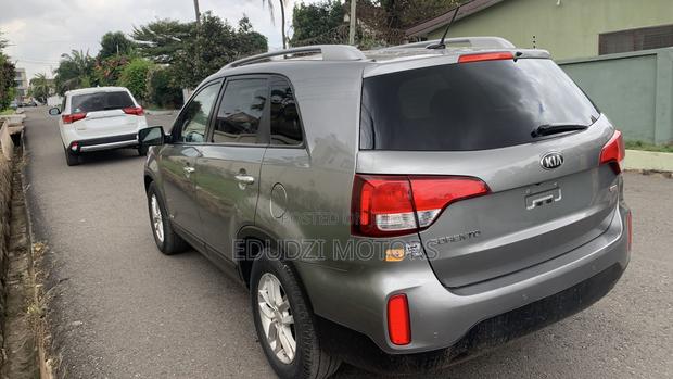 Kia Sorento LX 4dr SUV (2.4L 4cyl 6A) 2014 Gray