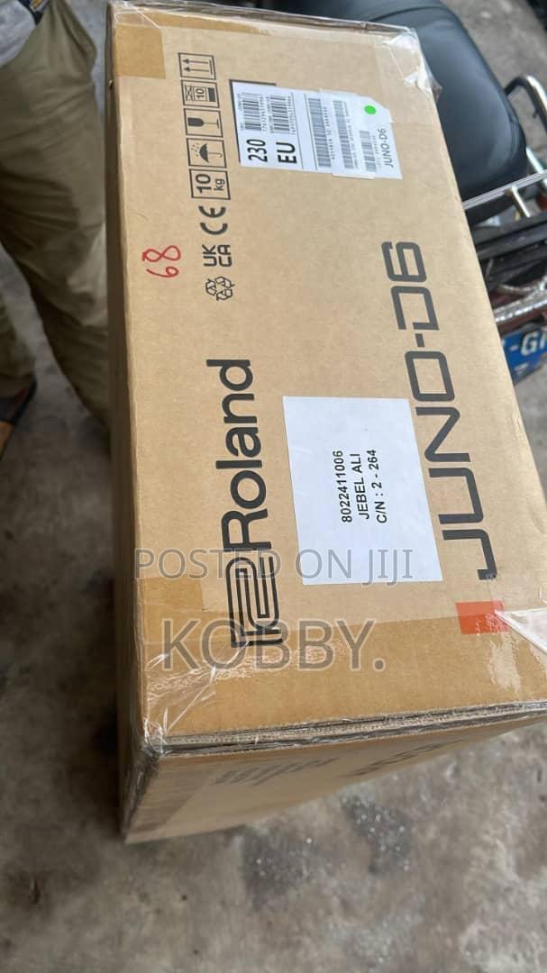Roland Juno D6 · Photo 2