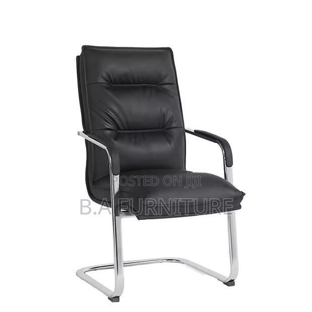 Visitors Chair/Office Chair · Photo 3