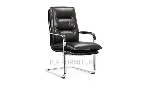 Visitors Chair/Office Chair · Photo 4