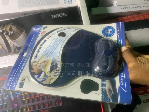 Mousepad With Gel Wrist Support · Photo 4