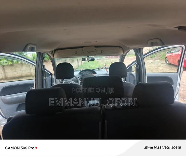 Toyota Sienta 1.5 AWD 2012 Silver