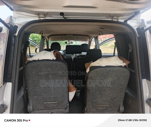 Toyota Sienta 1.5 AWD 2012 Silver