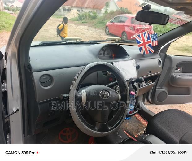 Toyota Sienta 1.5 AWD 2012 Silver