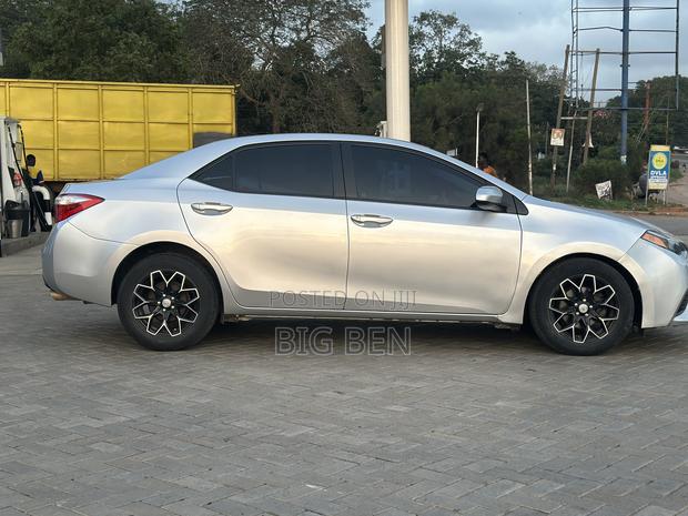 Toyota Corolla LE Eco Plus 4dr Sedan (1.8L 4cyl CVT) 2016 Silver