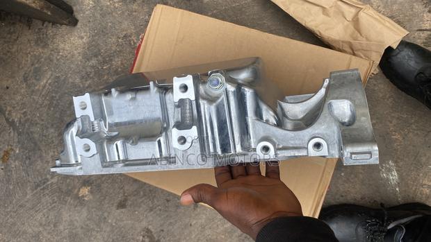 Honda CRV 2015 2.4l Oil Base photo 2