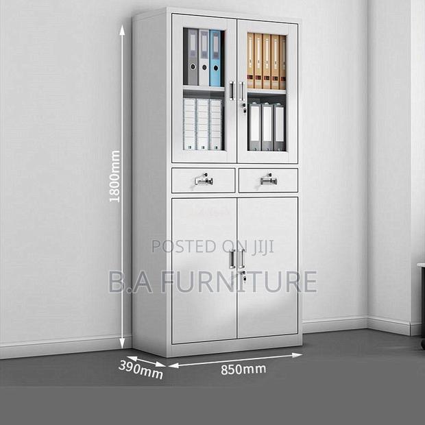 Metal Cabinet With Drawers · Photo 2