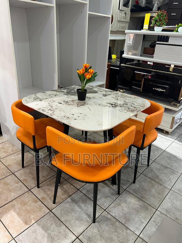 Marble Dining (4 Chairs) · Photo 3
