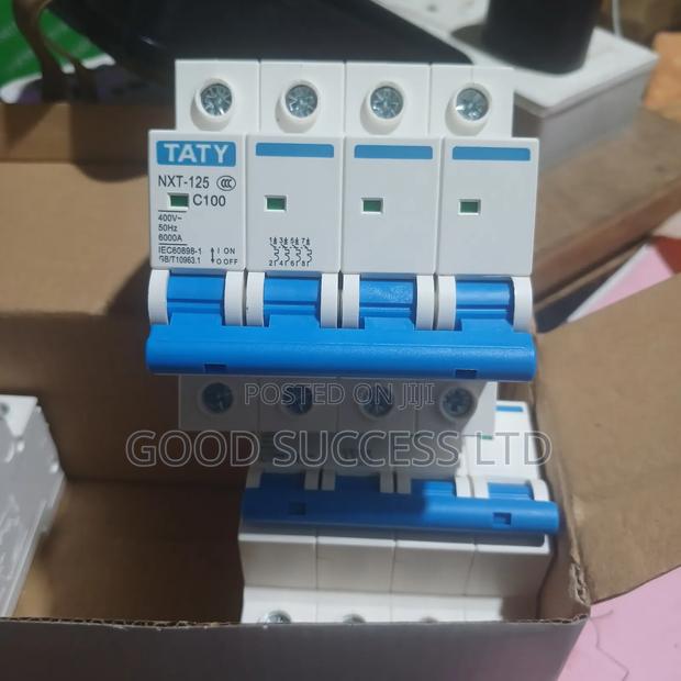 4 Pole Breaker photo 3