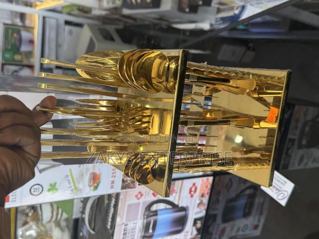 Stylish 24pcs Stainless Steel Cutlery Set · Photo 3