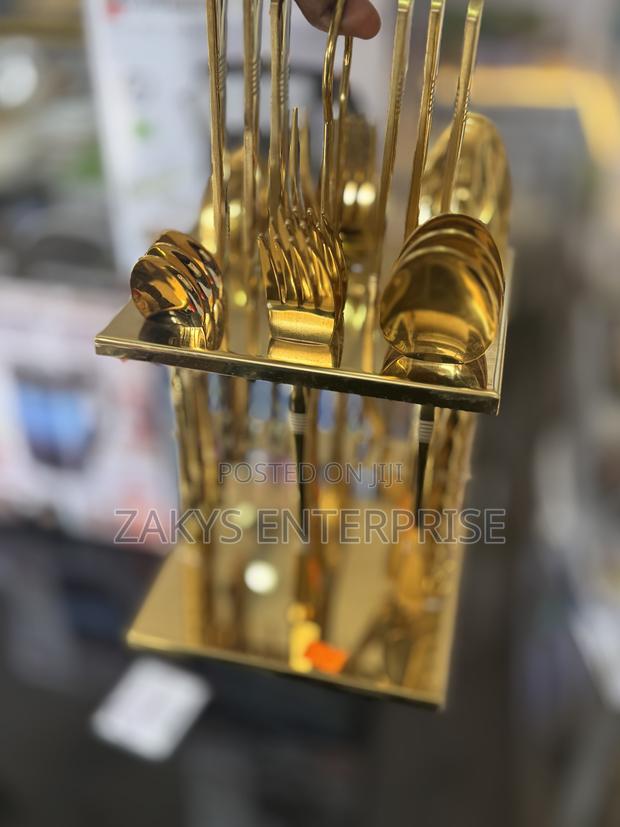 Stylish 24pcs Stainless Steel Cutlery Set · Photo 4