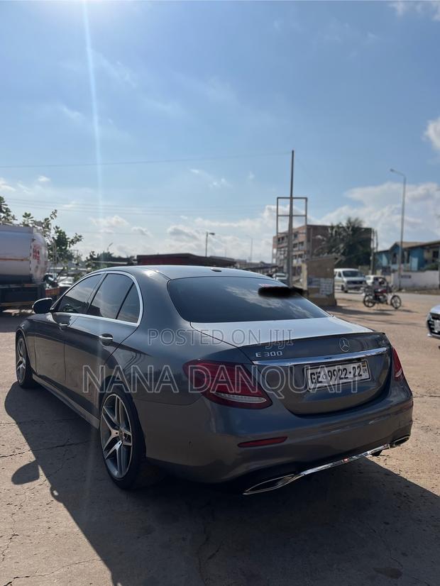 Mercedes-Benz E300 4Matic AWD Sedan (2.0L 4cyl 9A) 2017 Gray