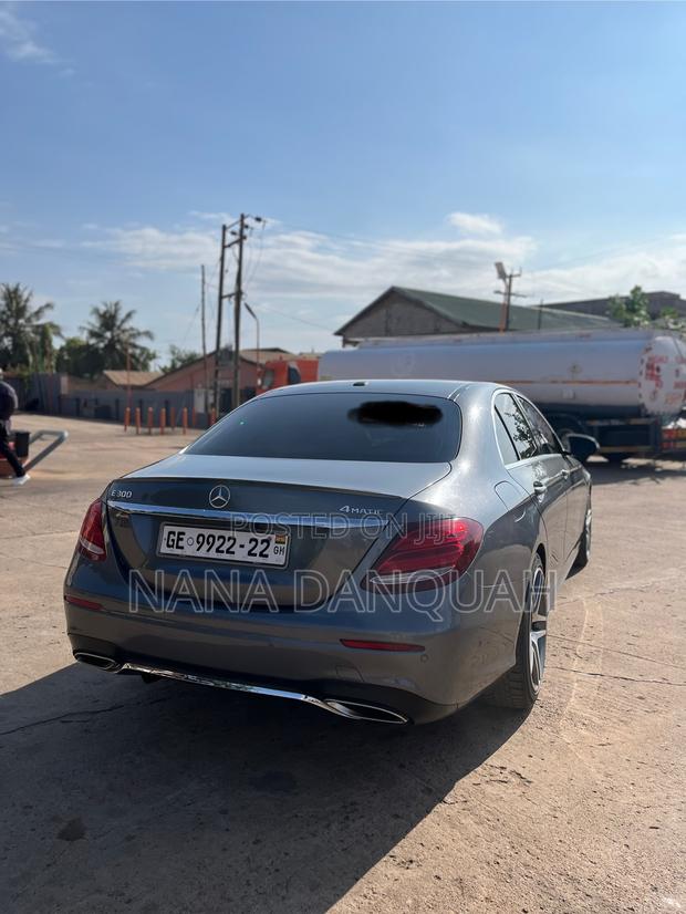 Mercedes-Benz E300 4Matic AWD Sedan (2.0L 4cyl 9A) 2017 Gray