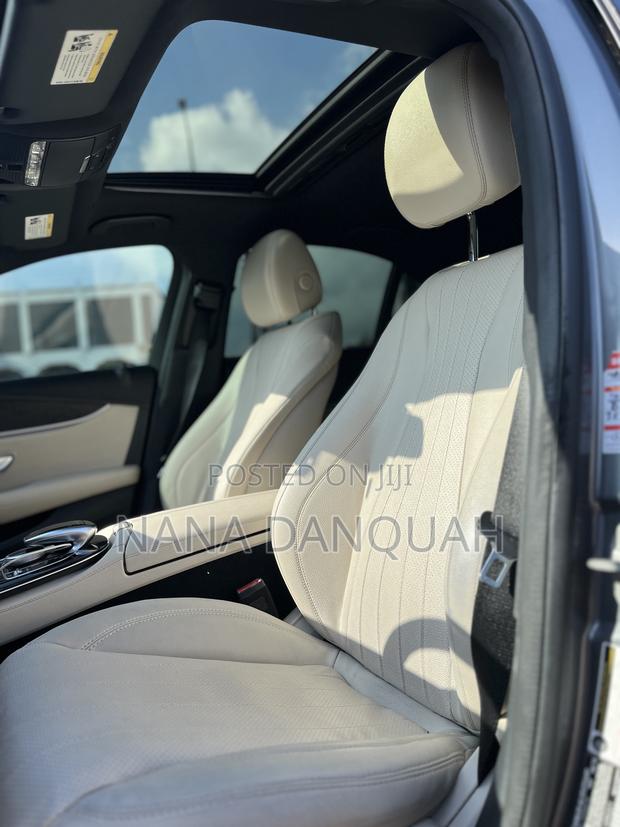 Mercedes-Benz E300 4Matic AWD Sedan (2.0L 4cyl 9A) 2017 Gray