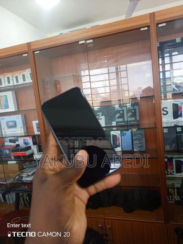 Apple iPhone 11 Pro Max 256 GB Green · Photo 2