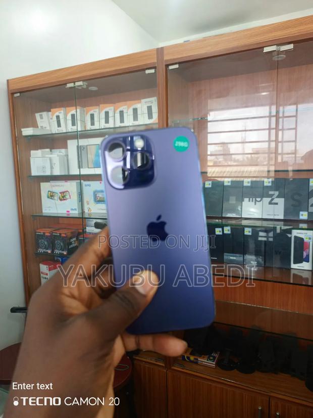 Apple iPhone 14 Pro 128 GB Gray · Photo 3