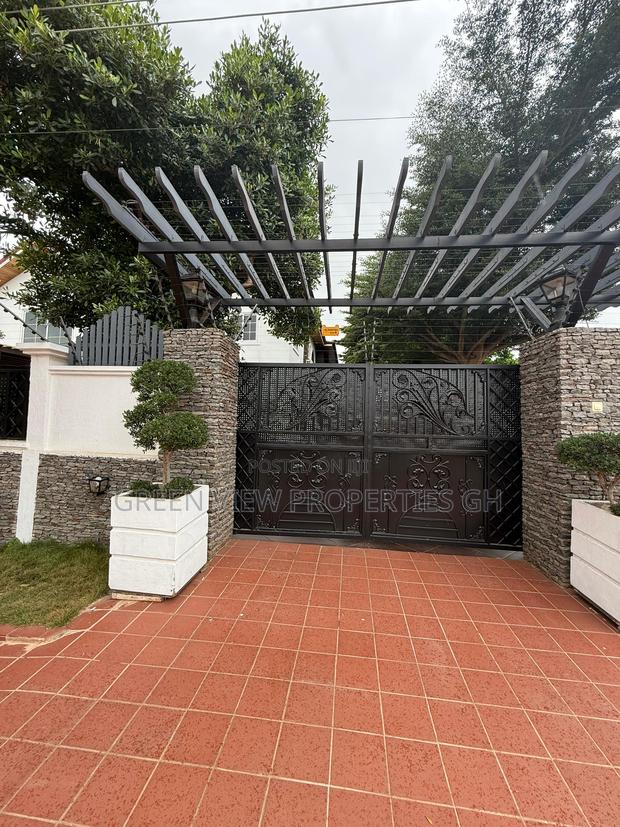 5bdrm Duplex in American House for rent photo 11