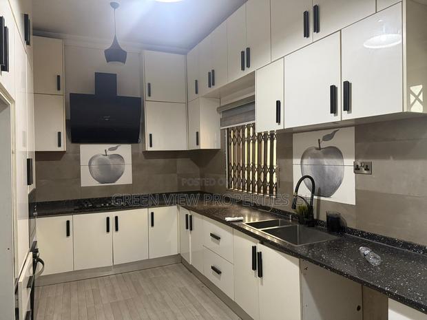 5bdrm Duplex in American House for rent photo 17