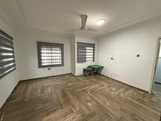 5bdrm Duplex in American House for rent photo 9