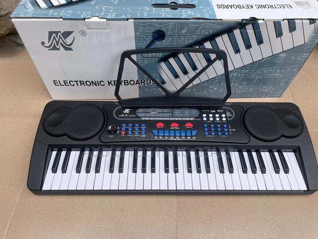 Mk 54-Key Electronic Keyboard · Photo 4