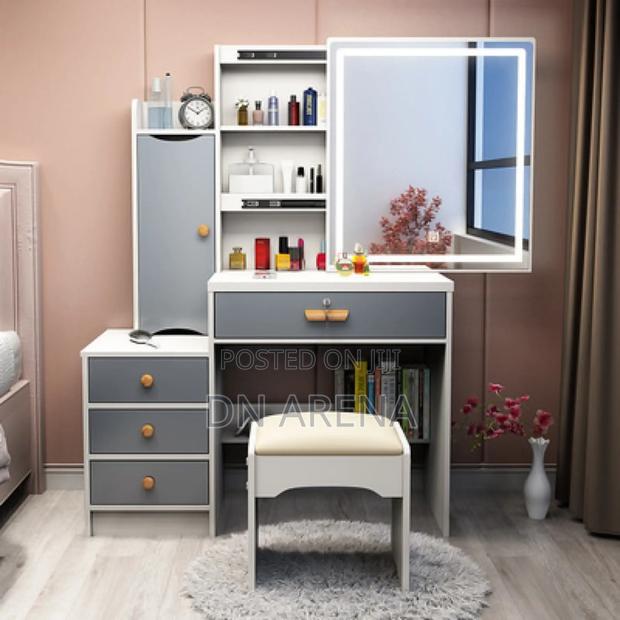 Dresser Makeup Station Vanity Table Set With Led Mirror · Photo 4