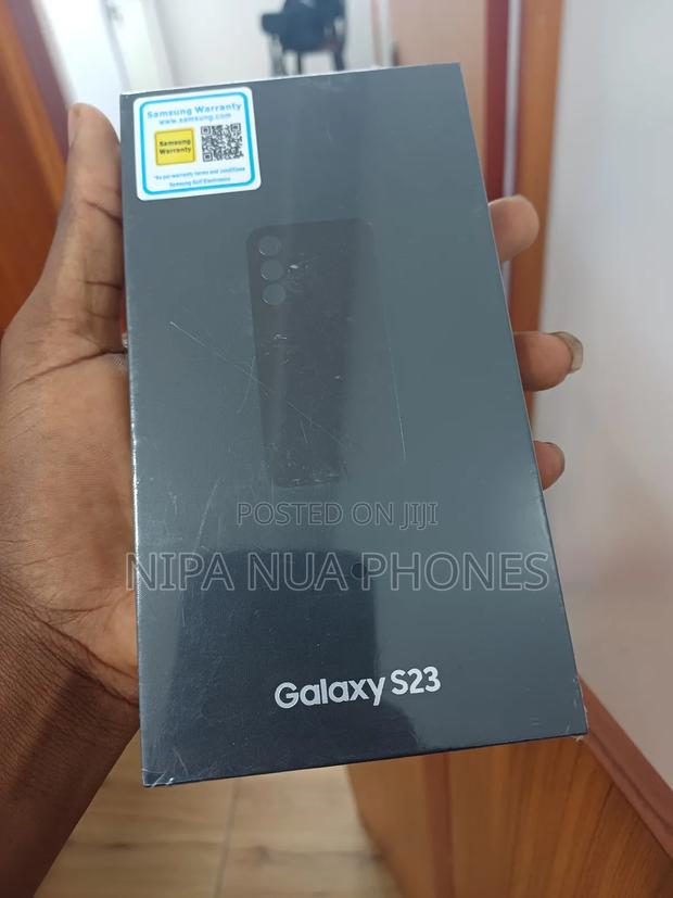 New Samsung Galaxy S23 128 GB Black · Photo 2