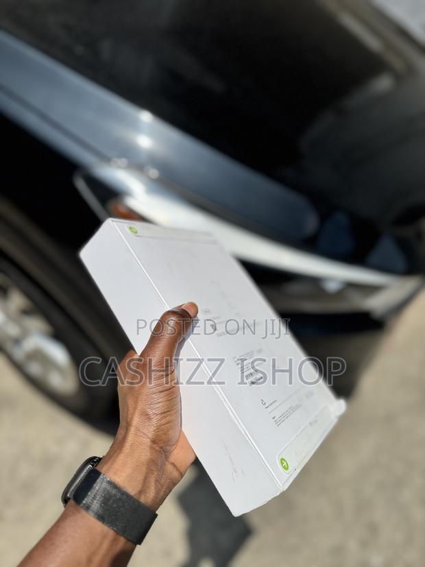 New Apple iPad (2025) 256 GB Silver photo 4