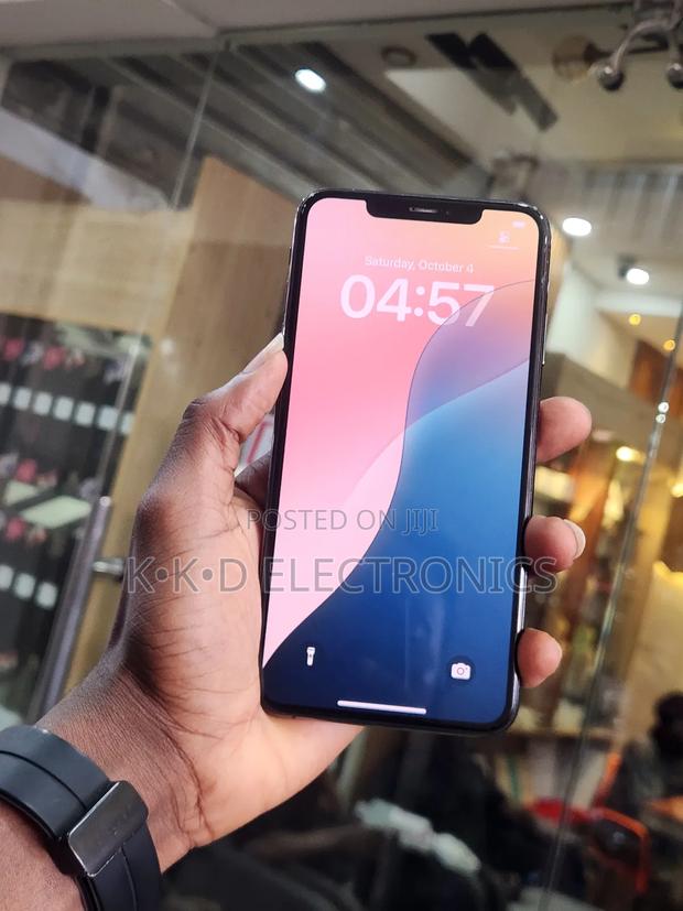 Apple iPhone XS Max 64 GB Black
