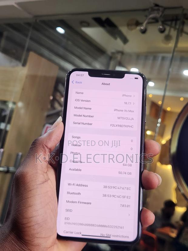 Apple iPhone XS Max 64 GB Black photo 7