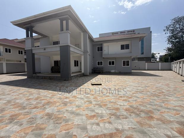 5bdrm House in Osu for rent · Photo 3