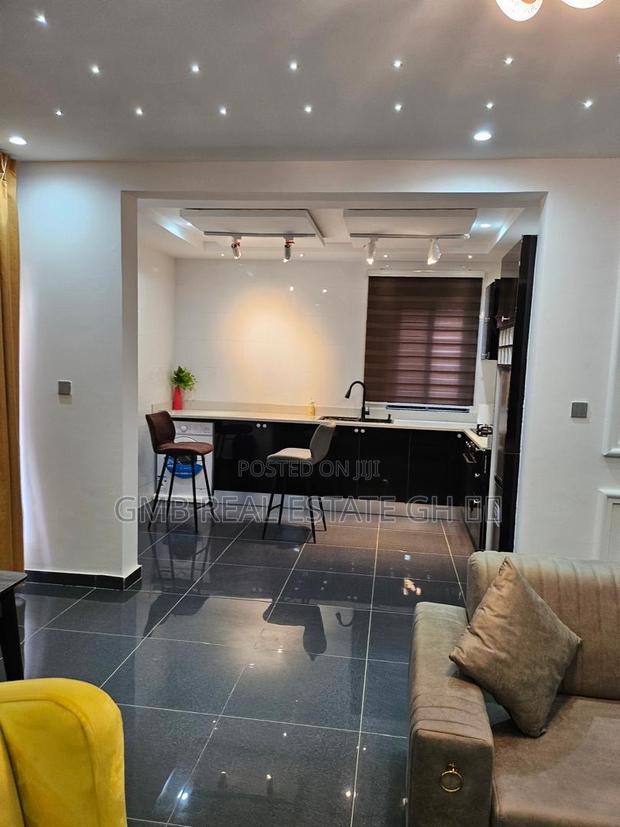 Furnished 2bdrm Apartment in Lakeside for sale · Photo 3