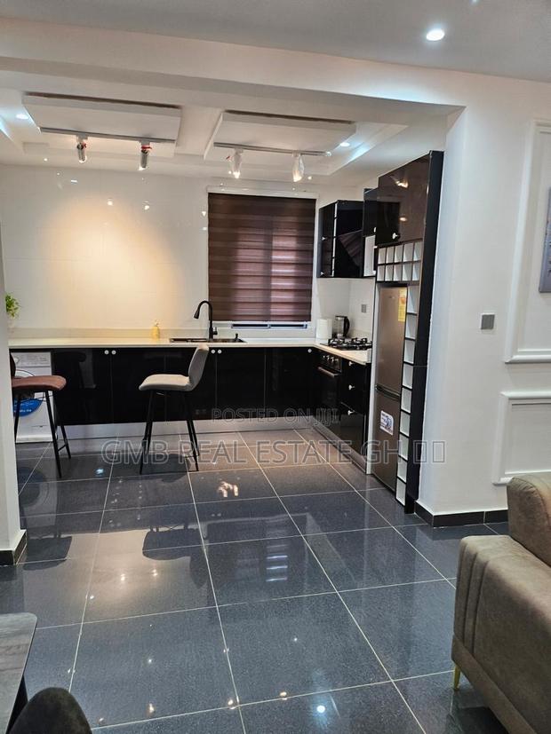 Furnished 2bdrm Apartment in Lakeside for sale · Photo 4