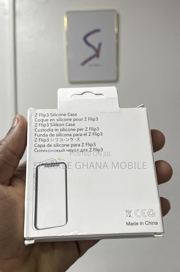 Samsung Z Flip 3 (Magsafe) Transparent Back Case · Photo 3