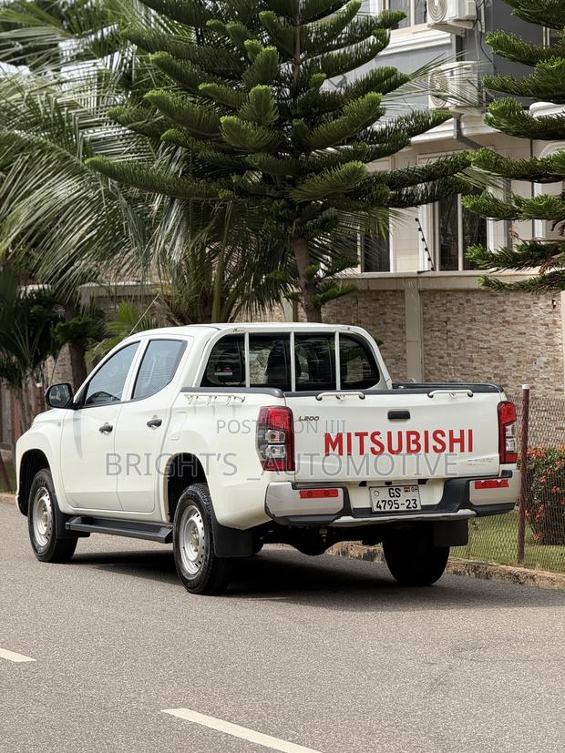 Mitsubishi L200 2023 White