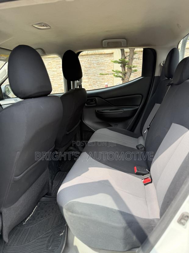 Mitsubishi L200 2023 White