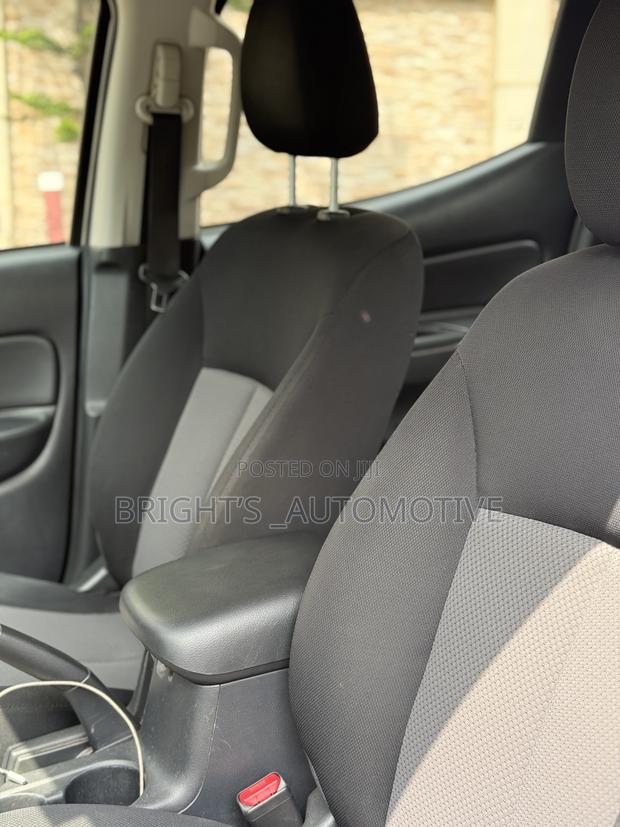 Mitsubishi L200 2023 White