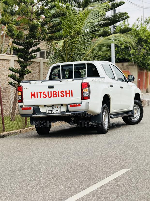 Mitsubishi L200 2023 White